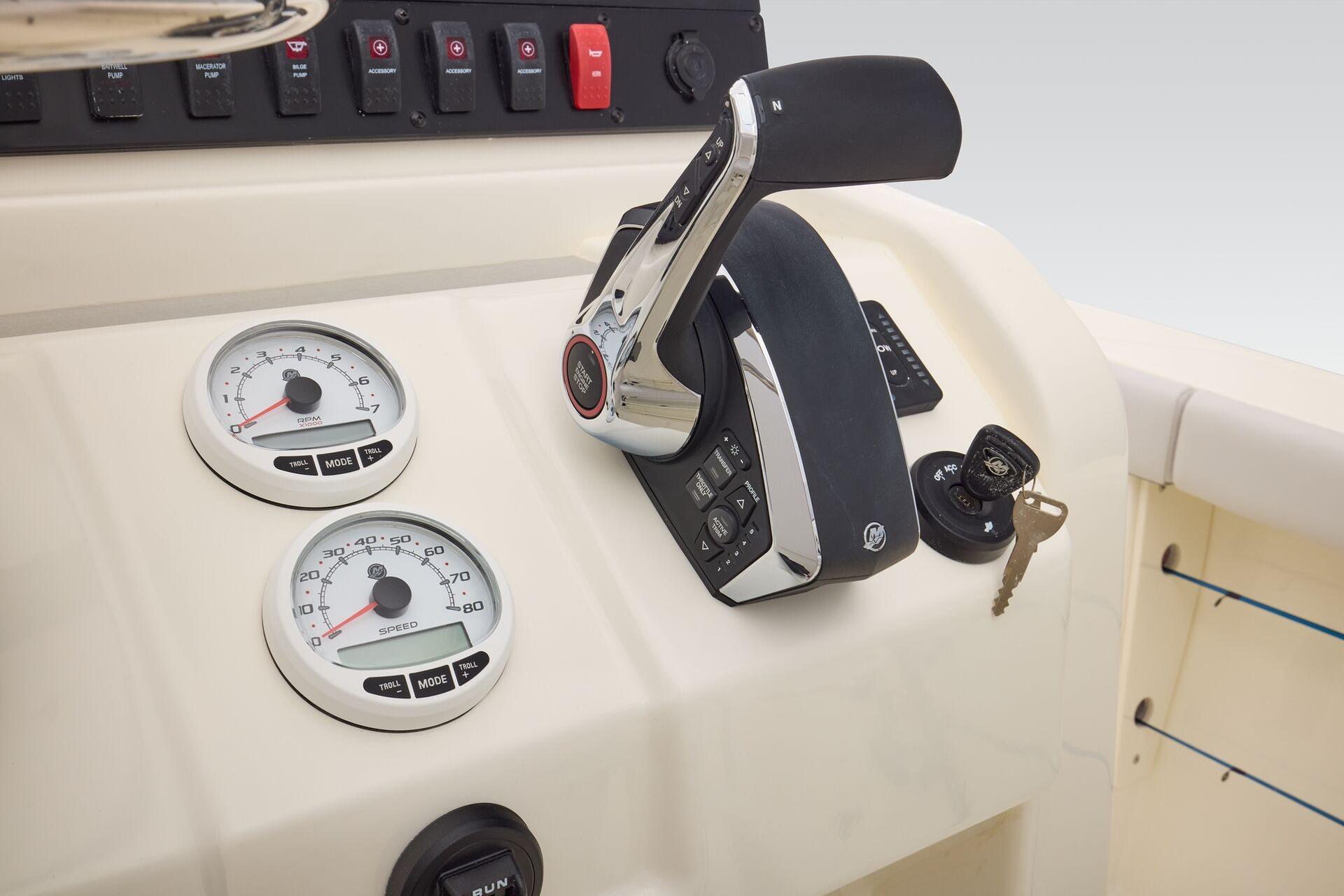 2026 Mako 226 Center Console - 23