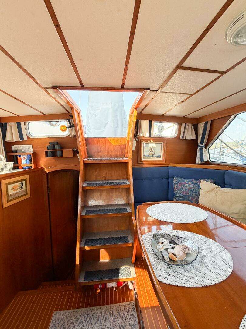 1986 Nauticat 40 Cutter Ketch Pilothouse - Image 39