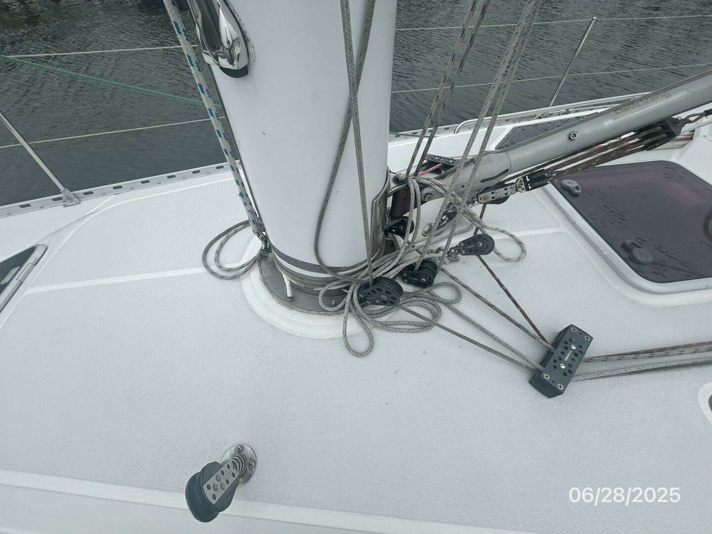 1995 Freedom 40/40 - Image 14