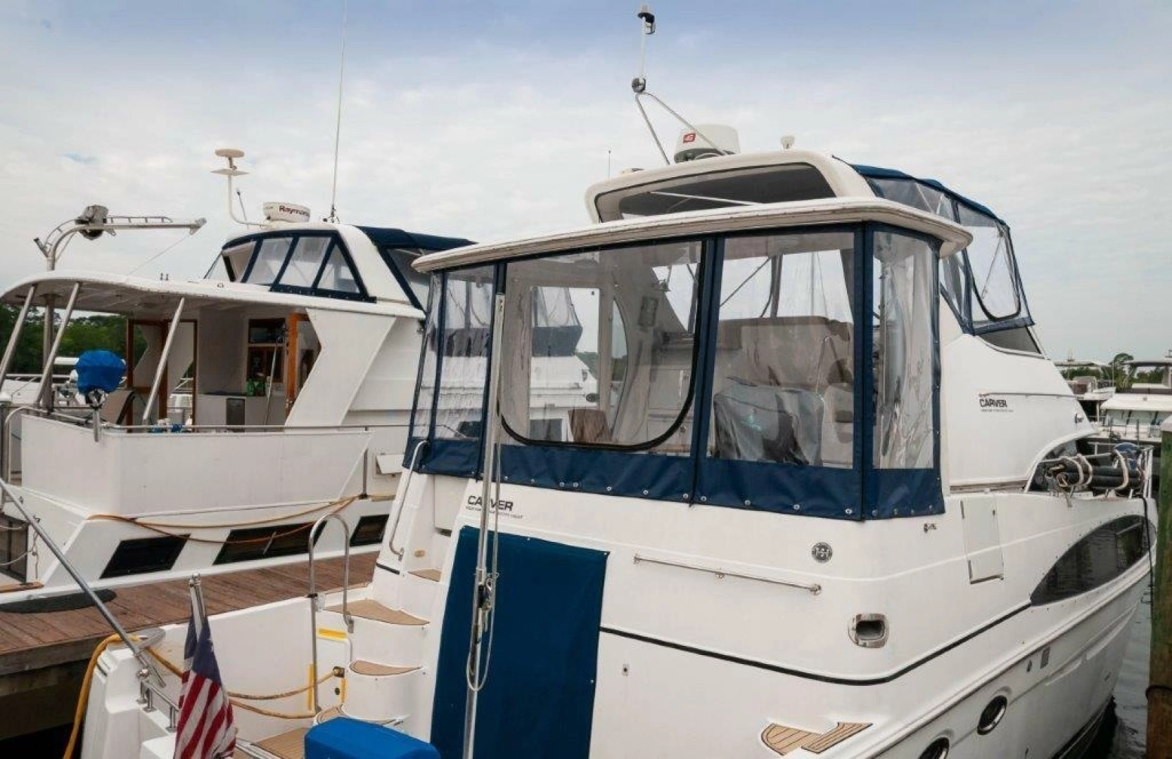 2002 Carver 444 Cockpit Motor Yacht - Image 27