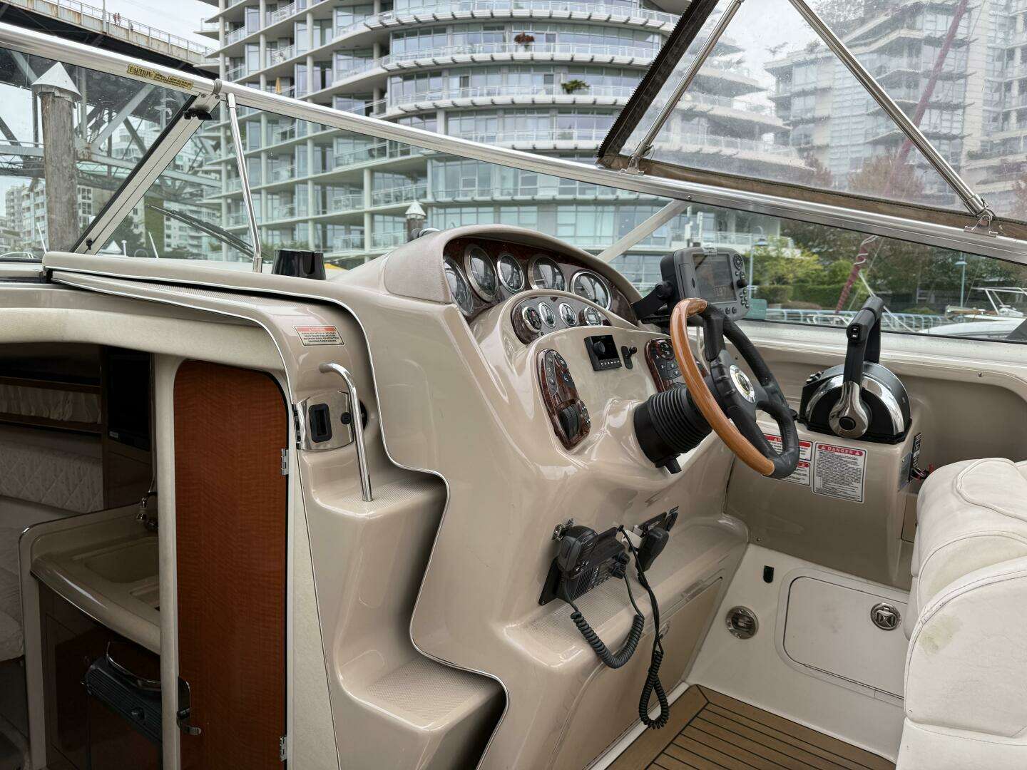 2002 Sea Ray 280 Sundancer - Image 10