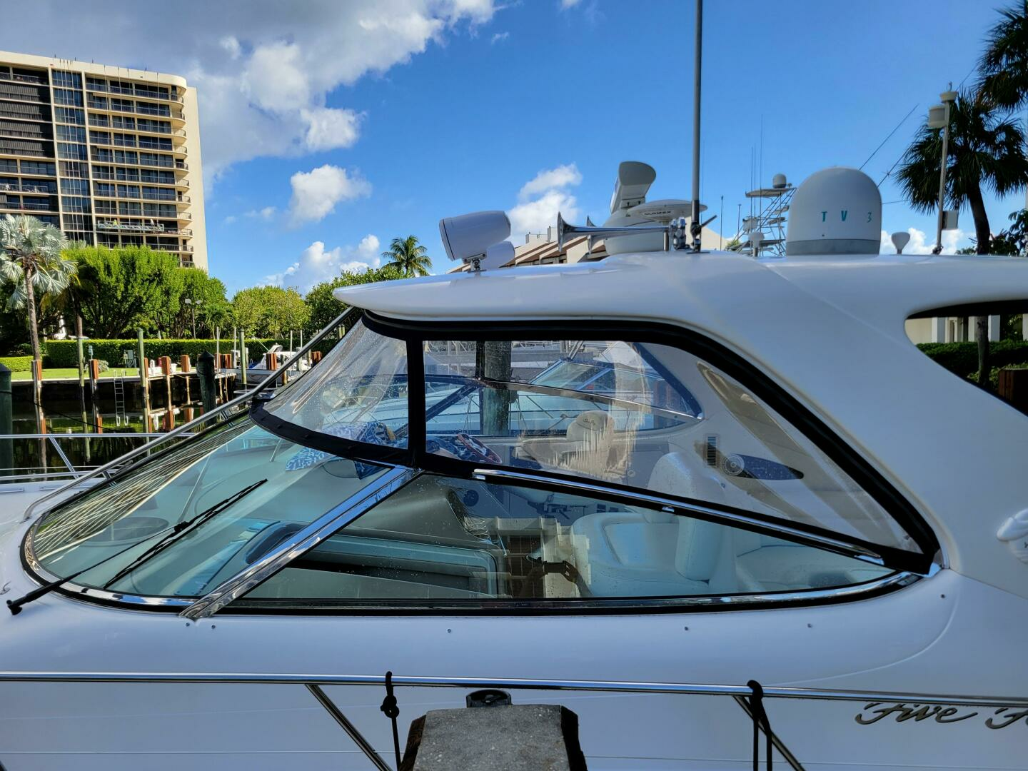 2000 Sea Ray 540 Sundancer - Image 3