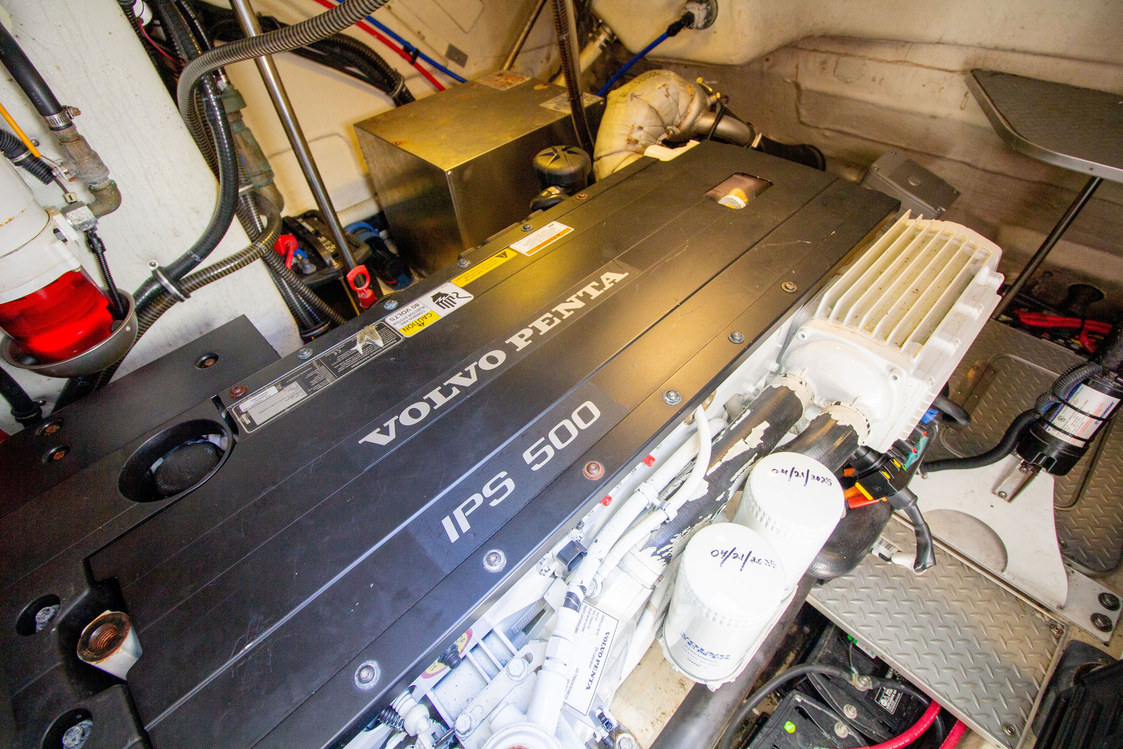 Volvo Penta IPS 500 engine in a 2016 Formula 40 Performance Cruiser.