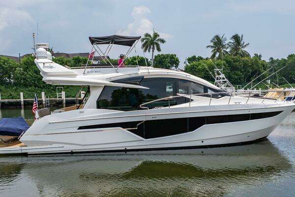 2017 Galeon 510 Skybridge