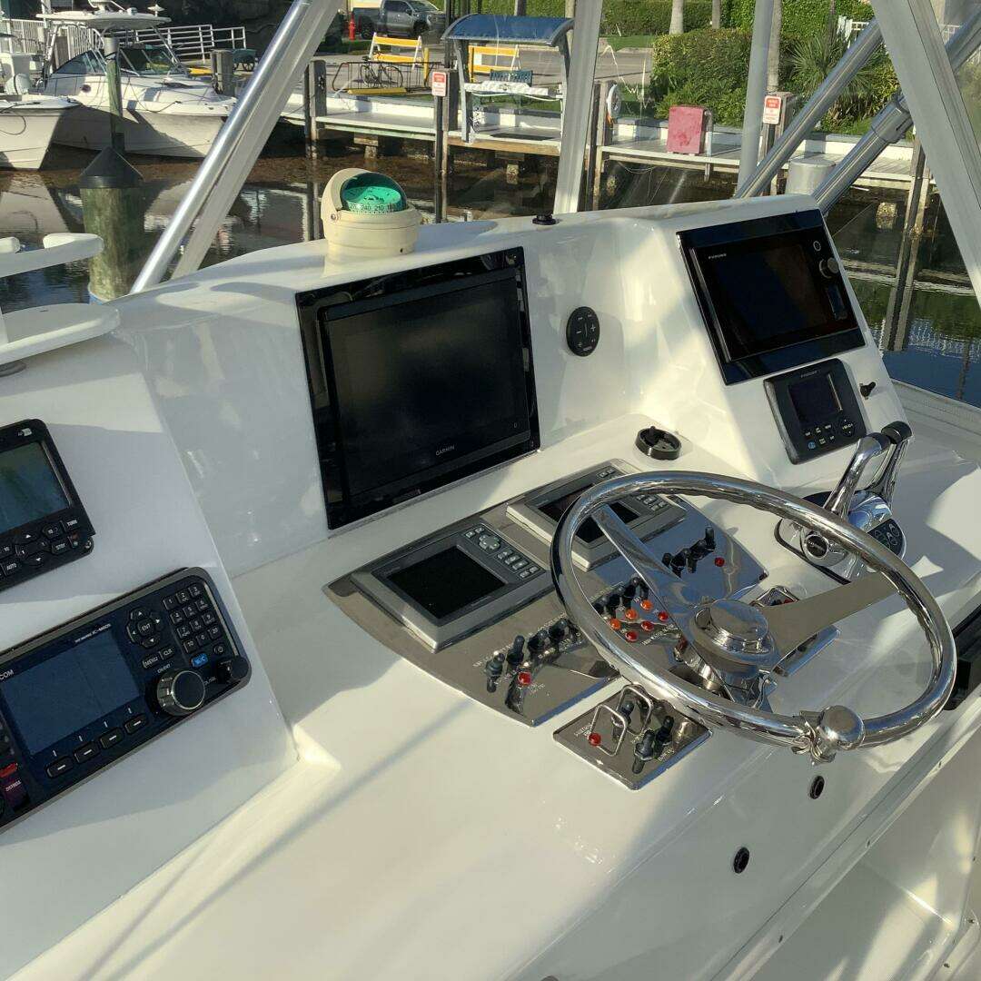 2006 Cabo 35 Flybridge Sportfish - Image 10