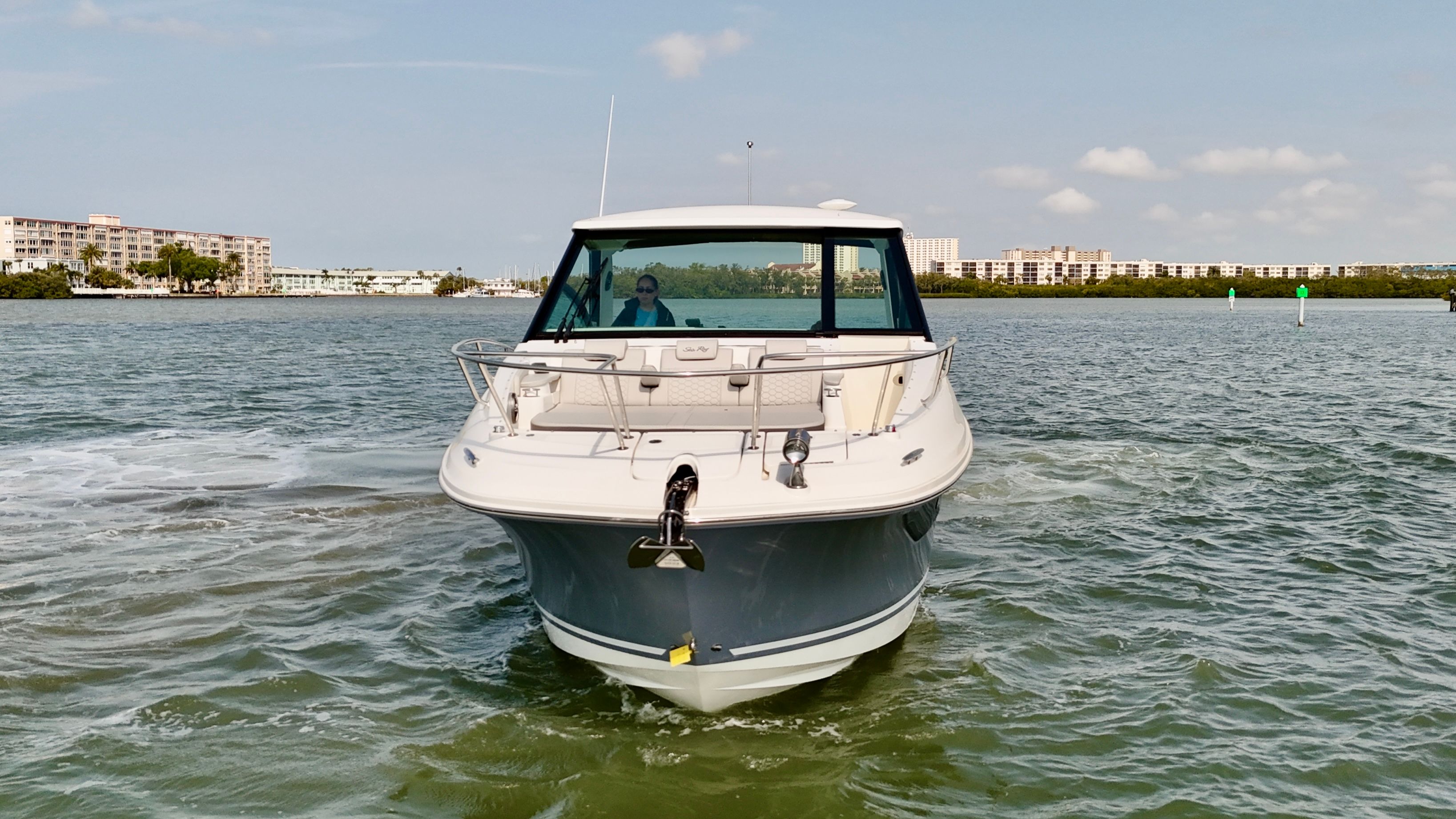 2026 Sea Ray Sundancer 320 Outboard - 10