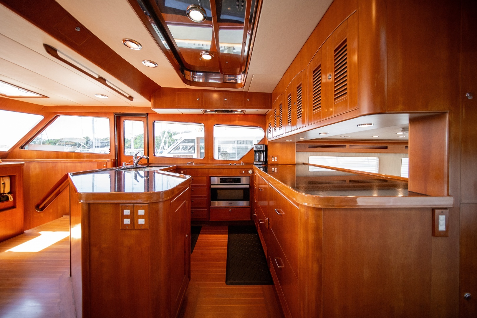 2003 Marlow Explorer 65C - Image 10