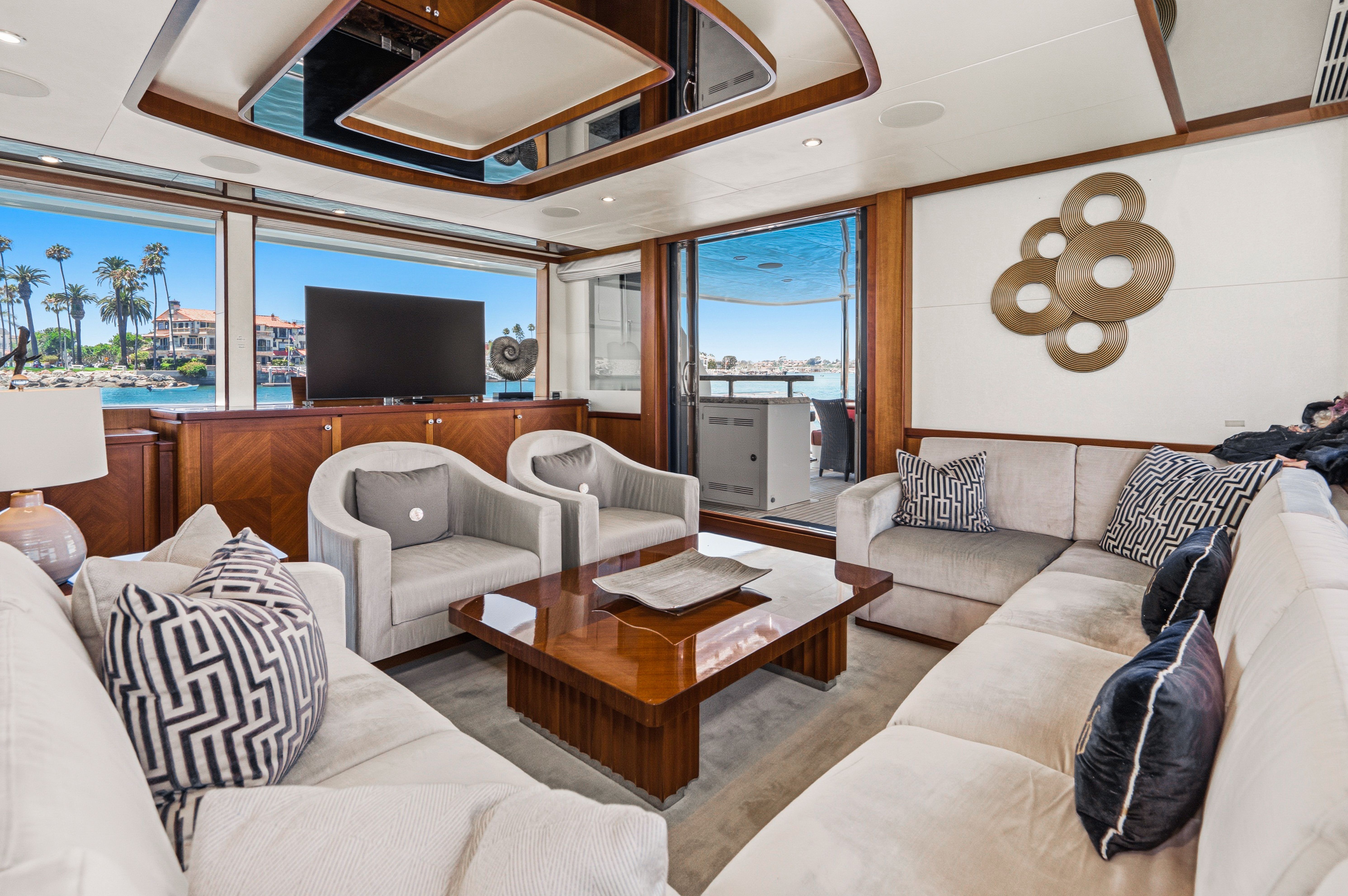 2015 Ocean Alexander 90 Skylounge Motoryacht - 35