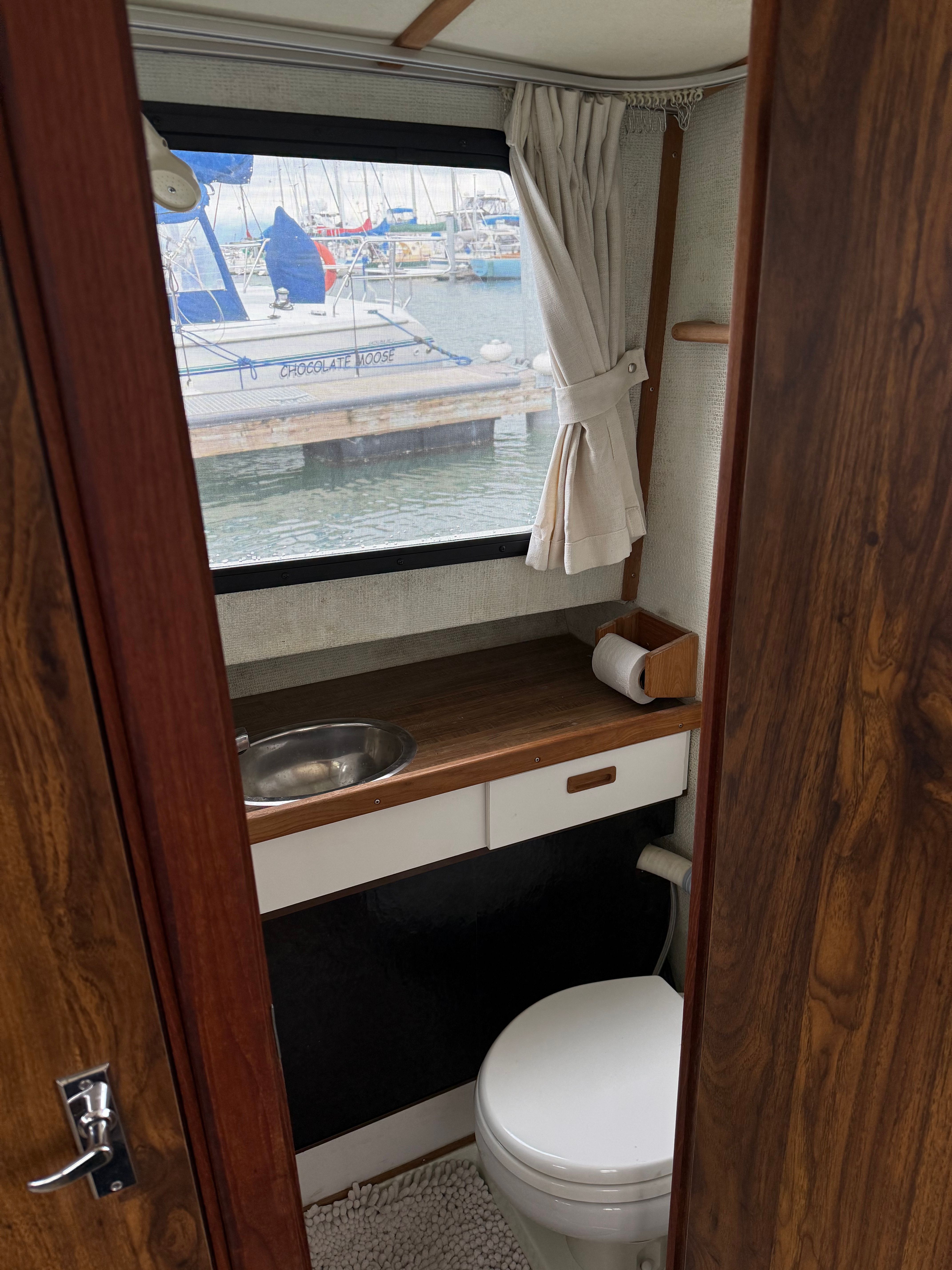 1981 Glasply 28 Long Cabin - 7
