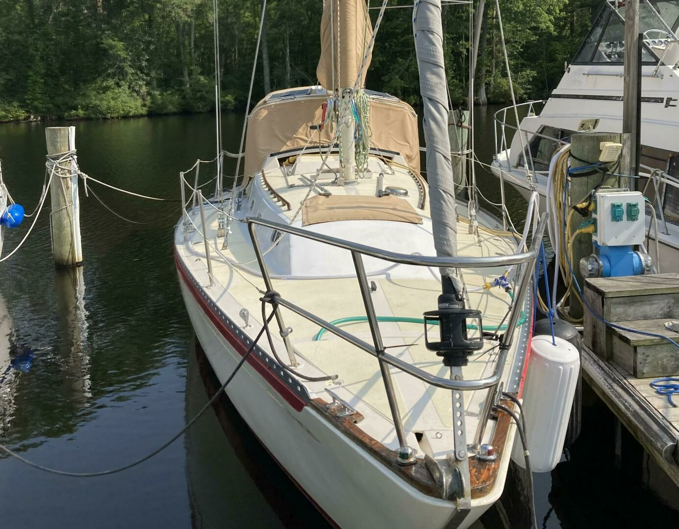 1977 Islander 36 - Image 9