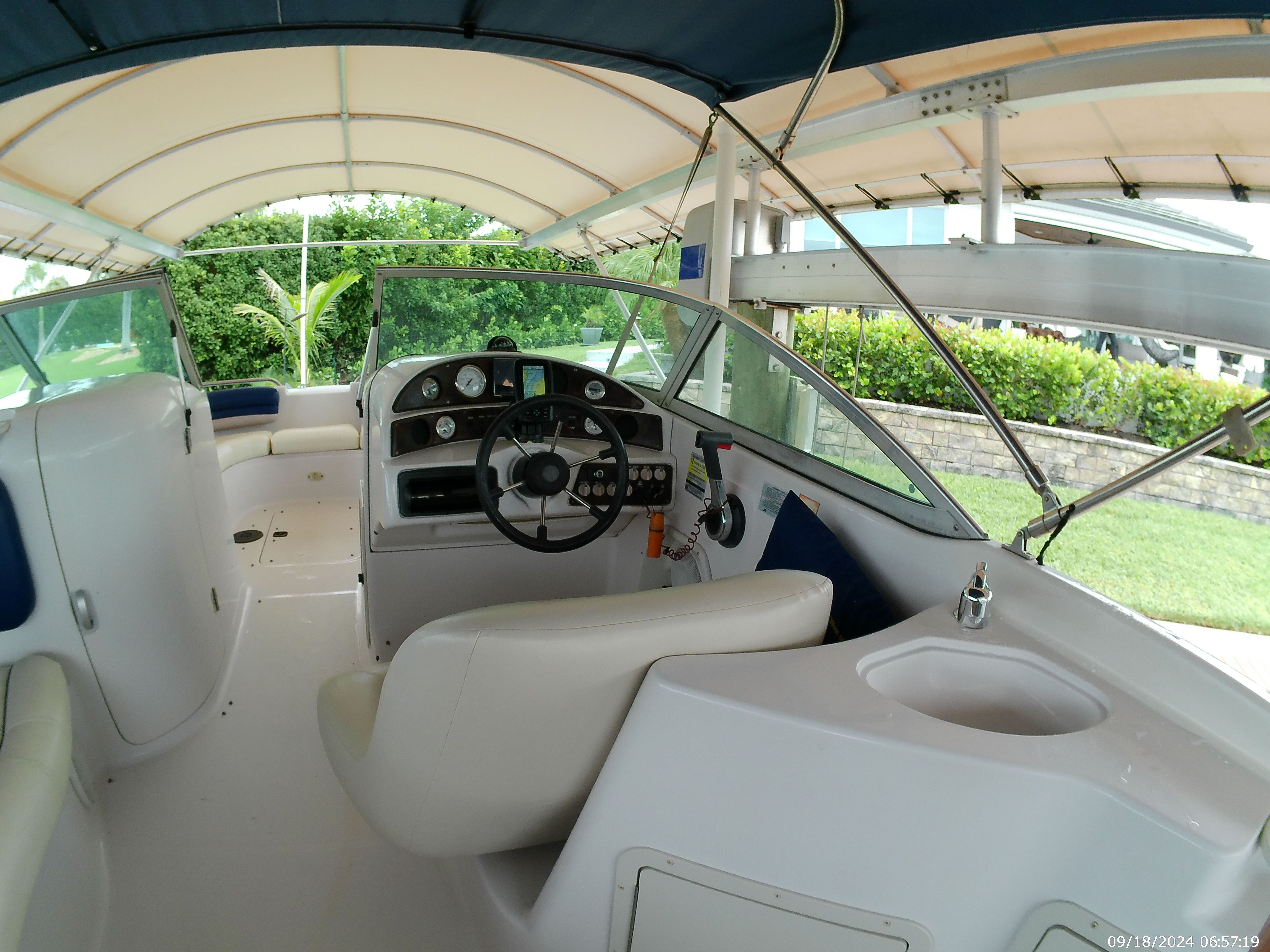 2000 Godfrey / Hurricane Sundeck 237 I/O - 57