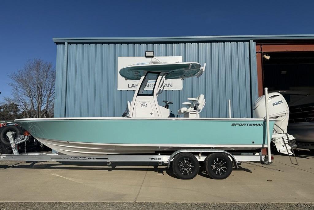 2026 Sportsman Masters 247OE Bay Boat
