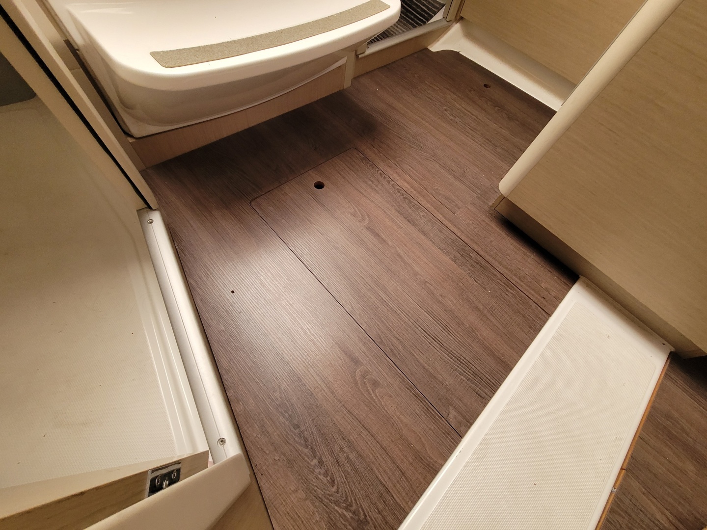 2020 Beneteau 30.1 - Image 41