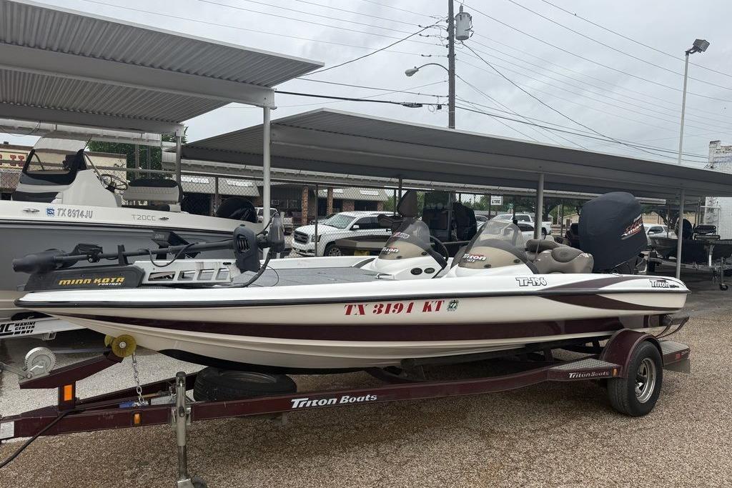 2005 Triton TR-196