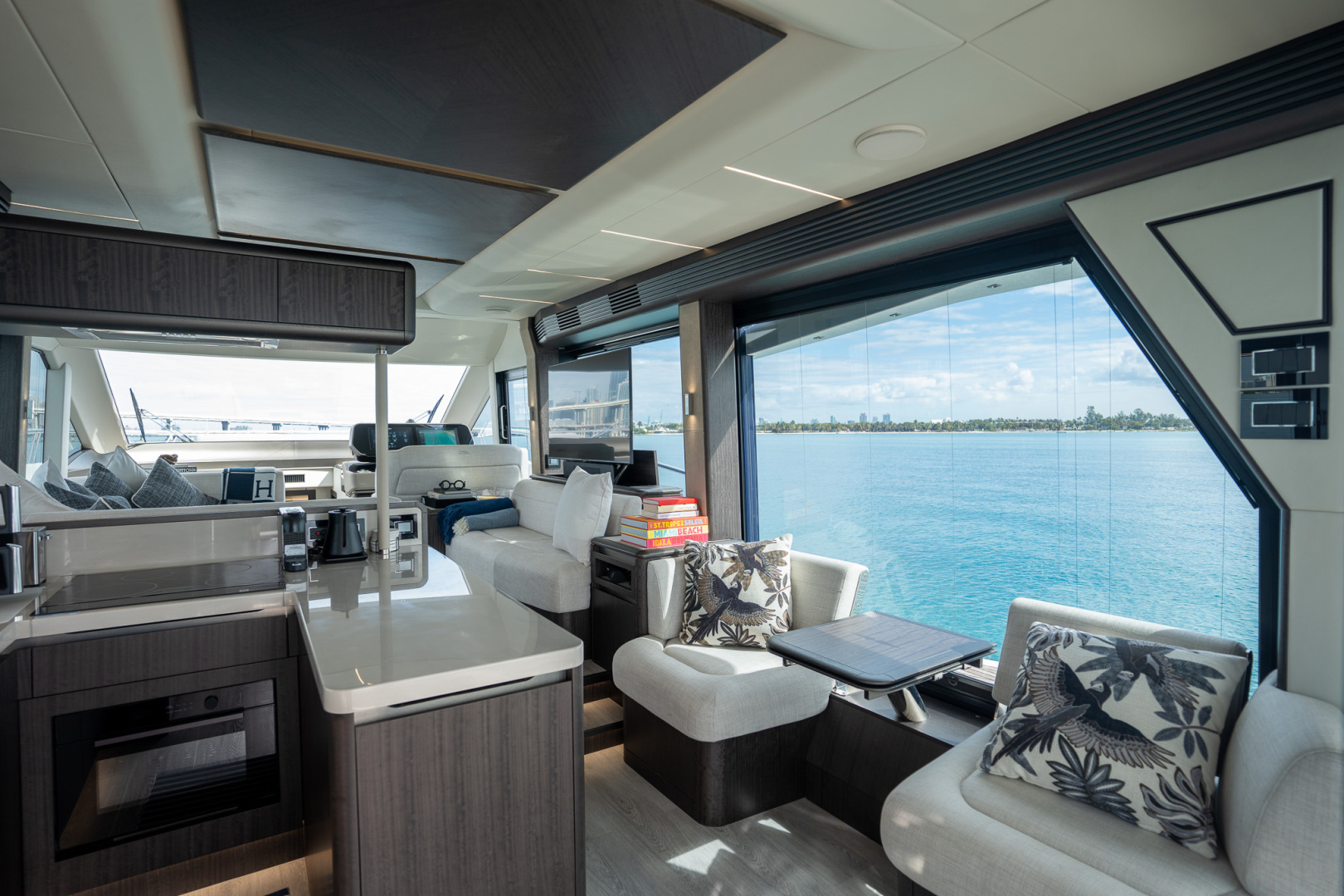 2025 Galeon 560 FLY - Image 26