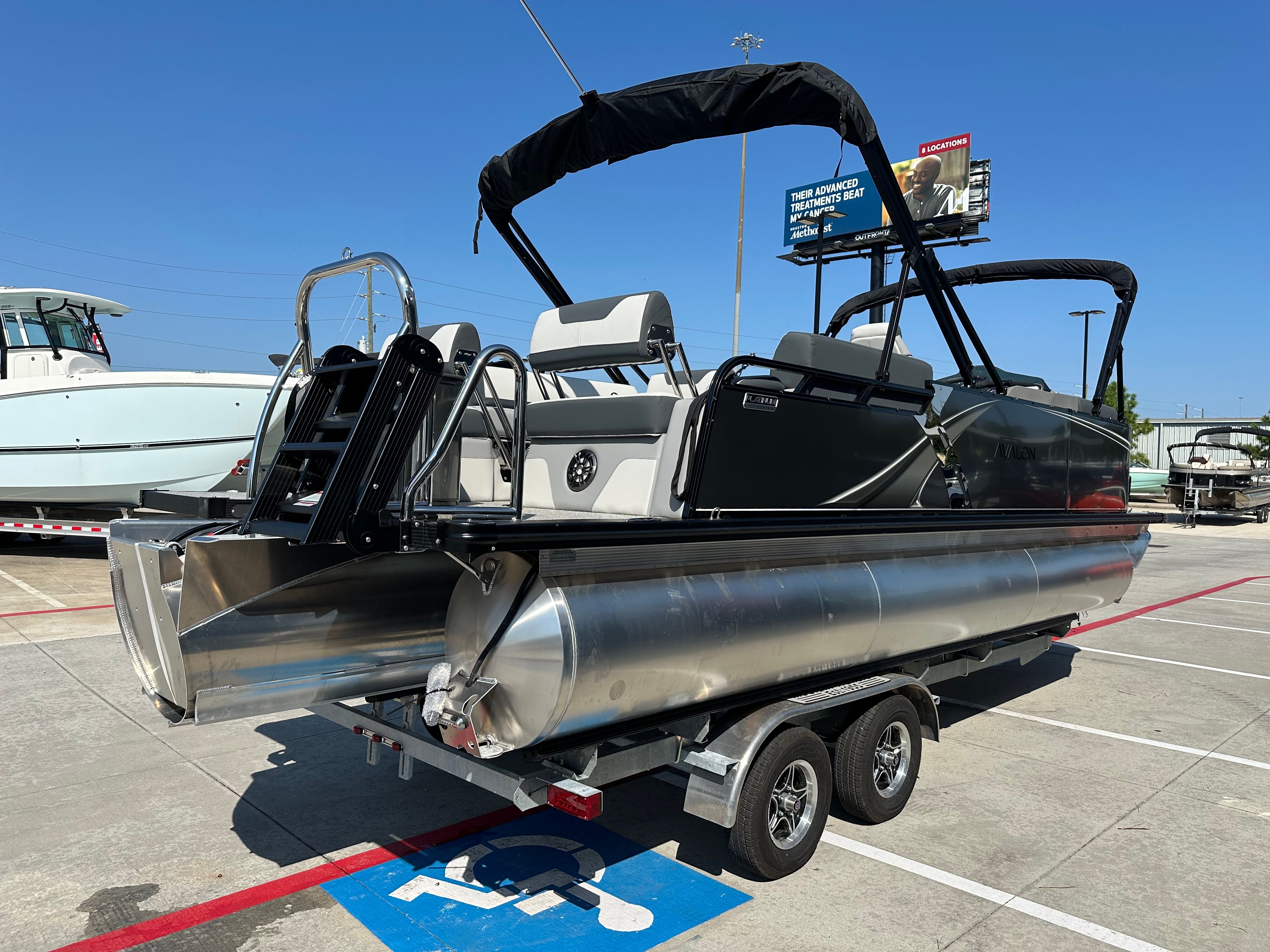 2025 Avalon LSZ Quad Lounge Shift - 23' - 8