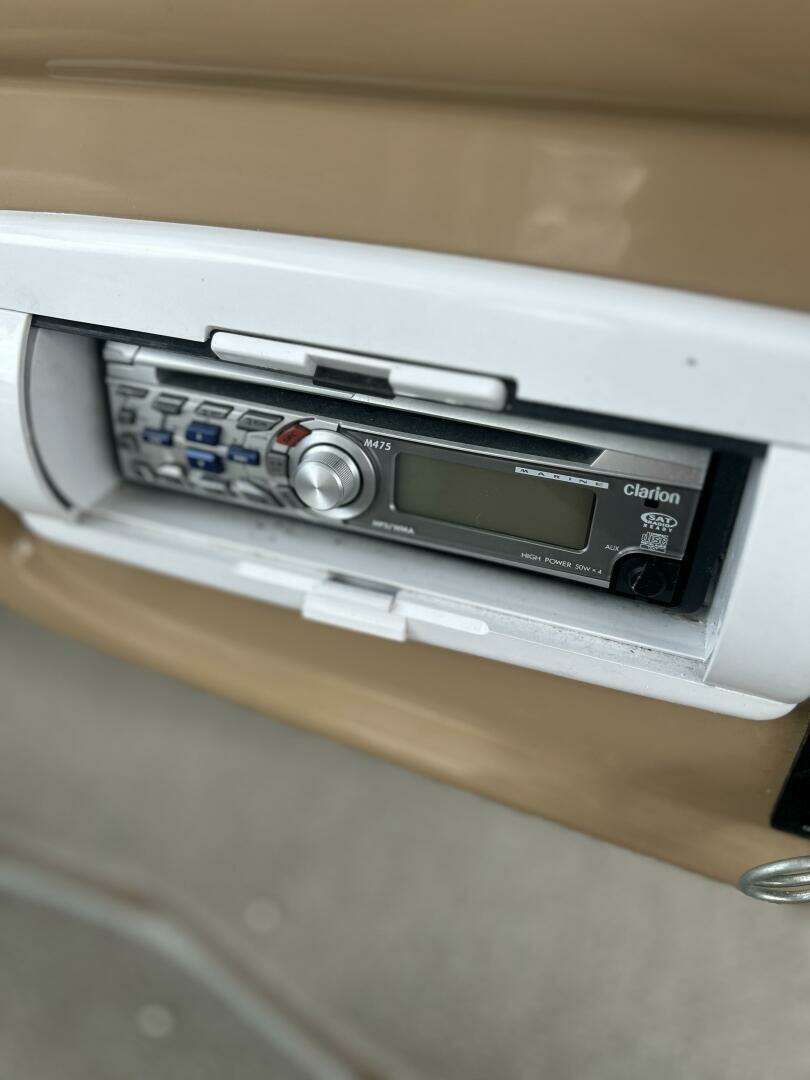 2003 Carver 466 Motor Yacht - Image 39