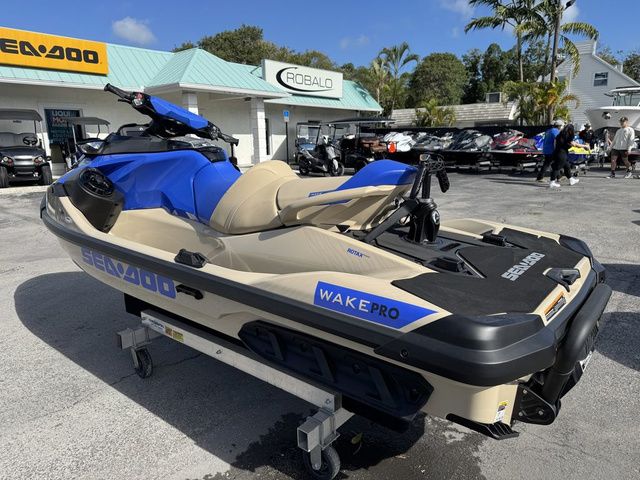 2025 Sea-Doo Wake - 6