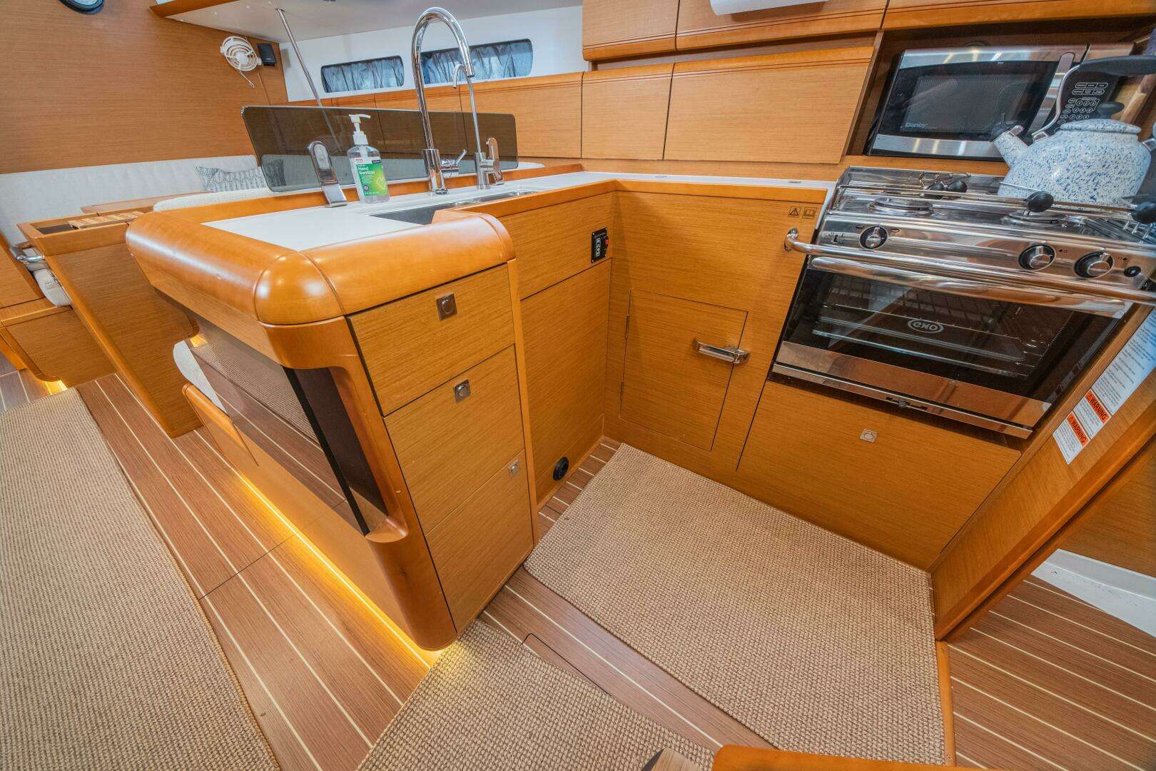 2016 Jeanneau 439 - Image 48