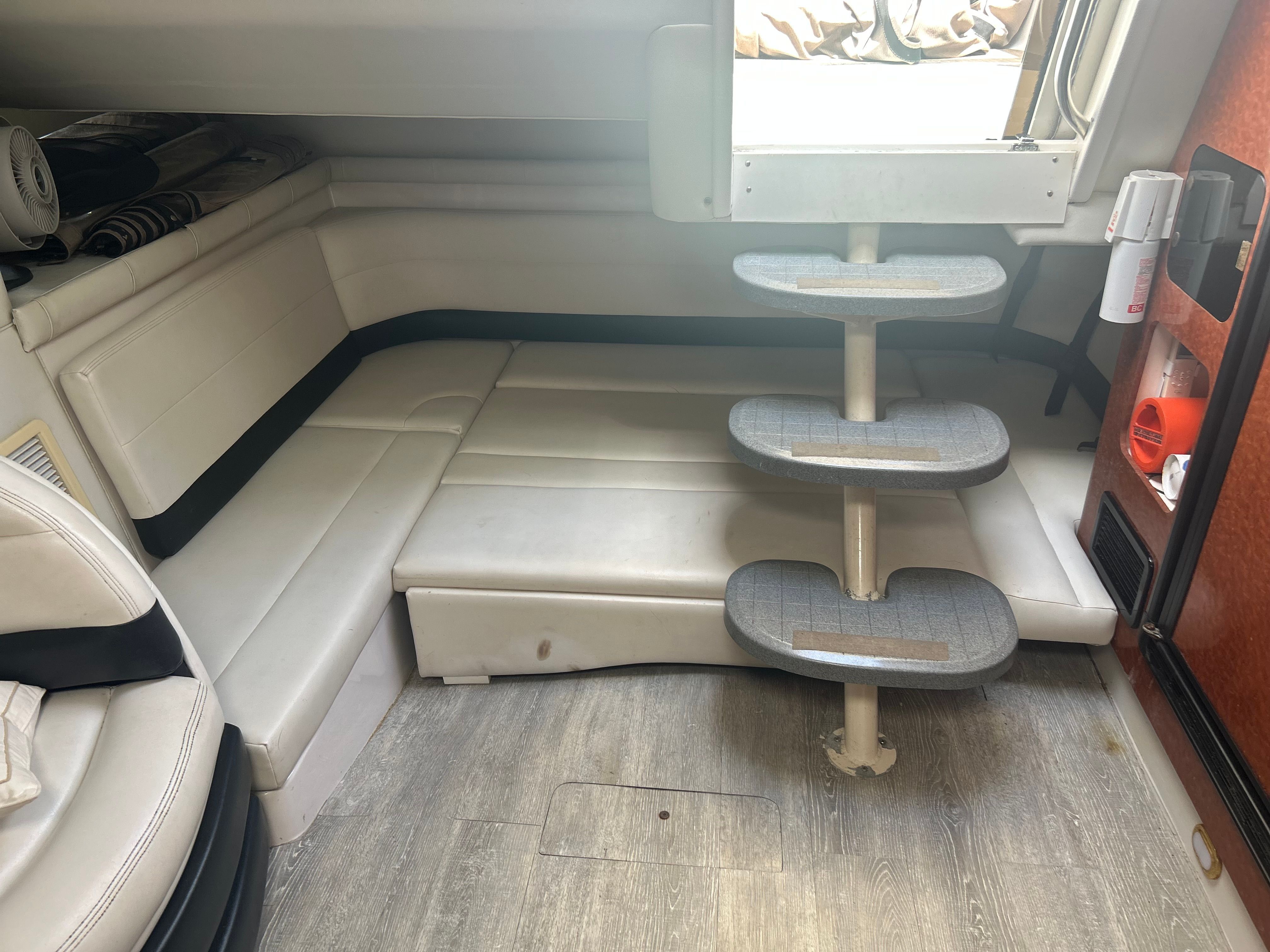 2002 Wellcraft 3700 Martinique - 9