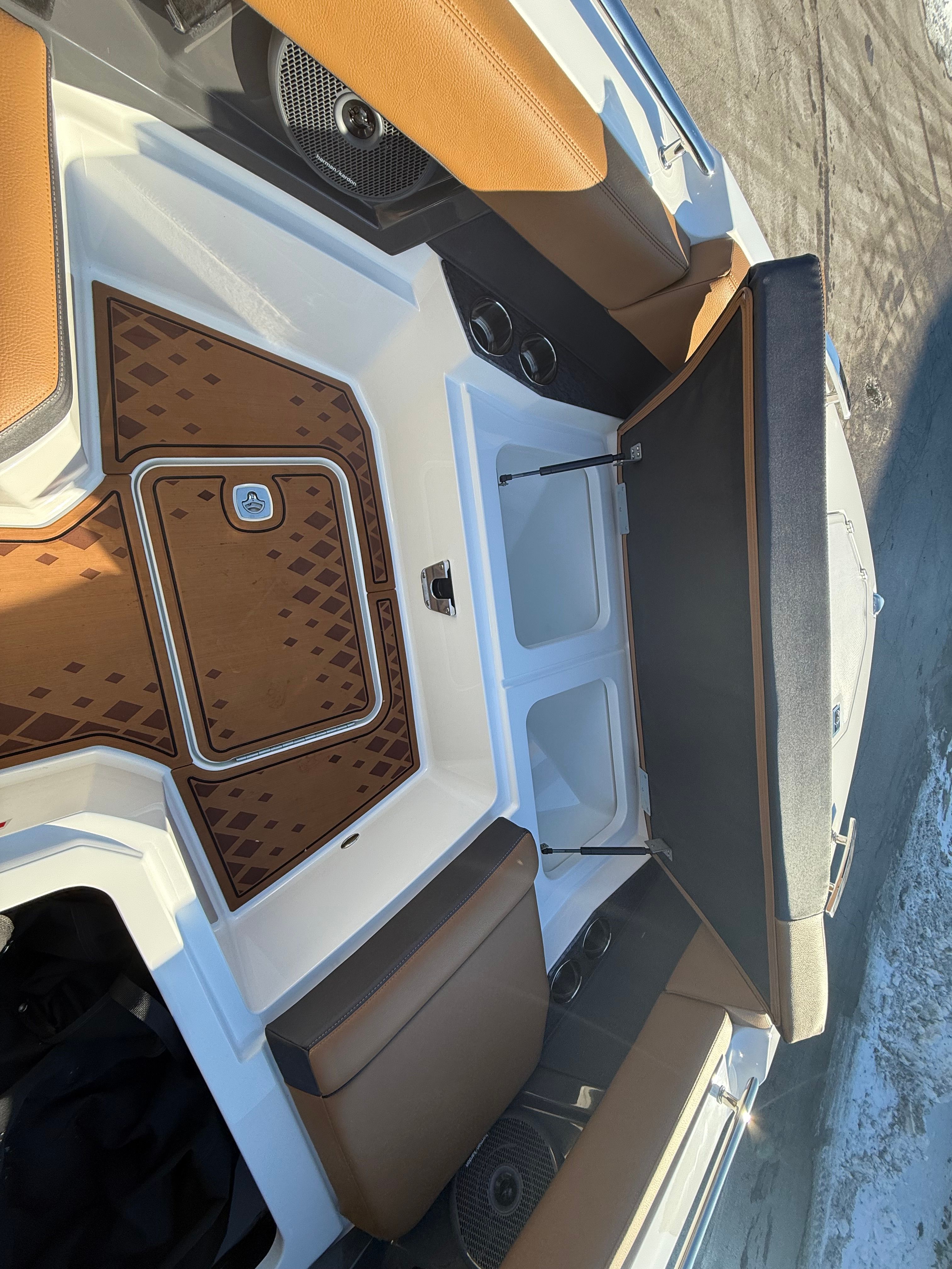 2026 Cobalt R31 Surf - 30