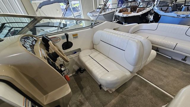 2001 Chaparral Signature 240 - 9