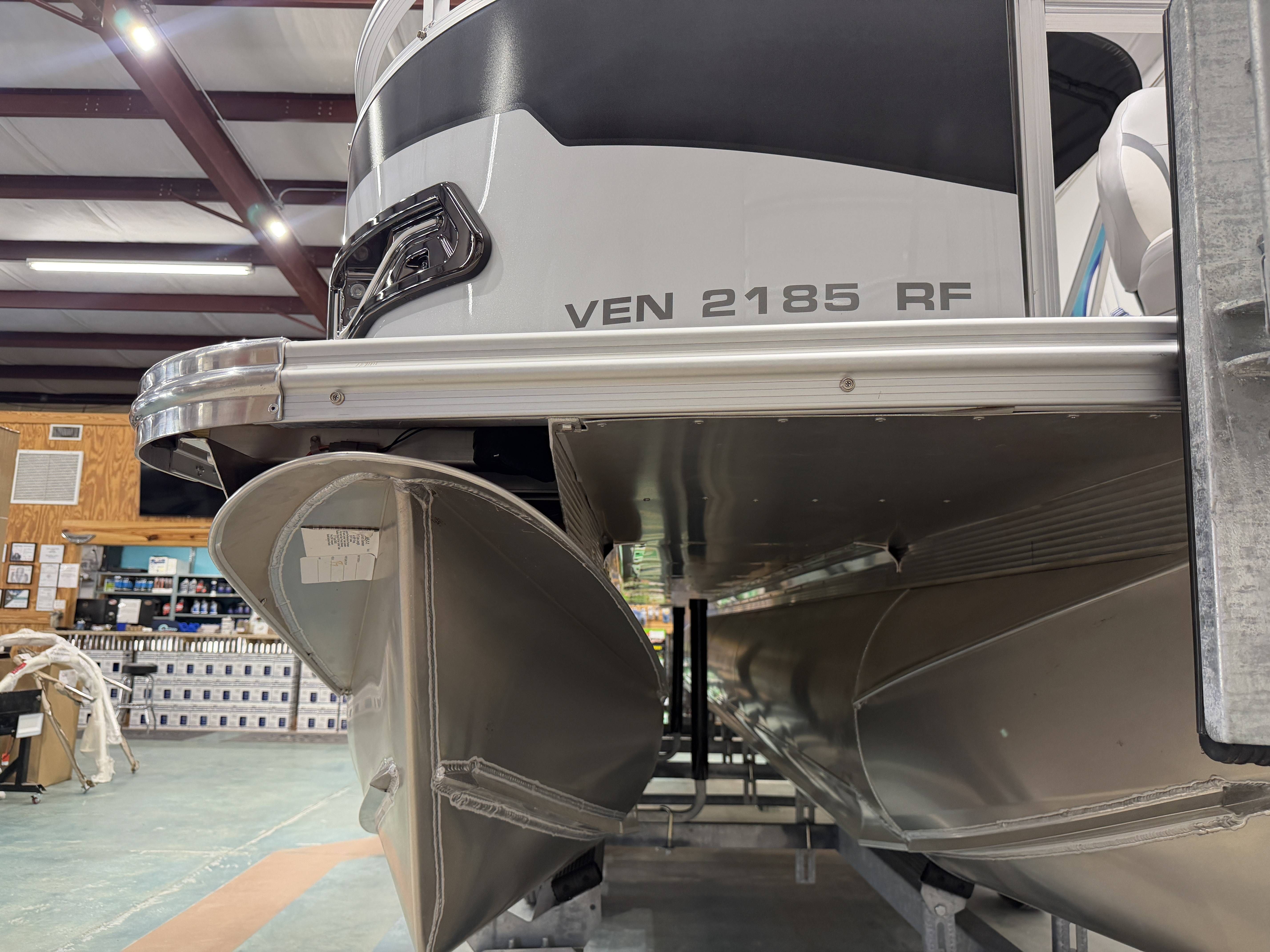 2026 Avalon Venture 85 Quad Fish - 21' - 21