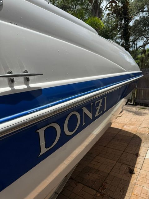 1998 Donzi 23 SPORT DECK - 23