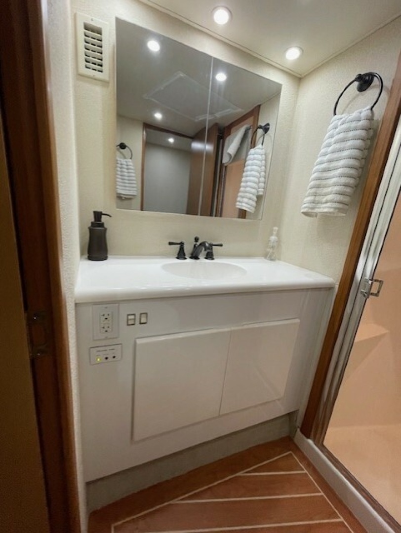 2003 Post Sportfish - Image 25