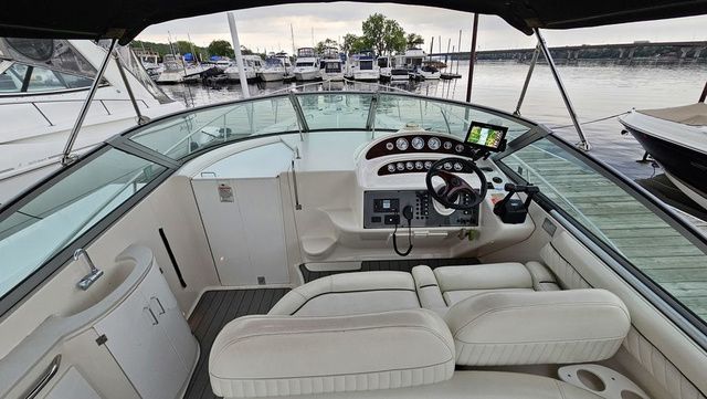 2003 Monterey 322 Cruiser - 8