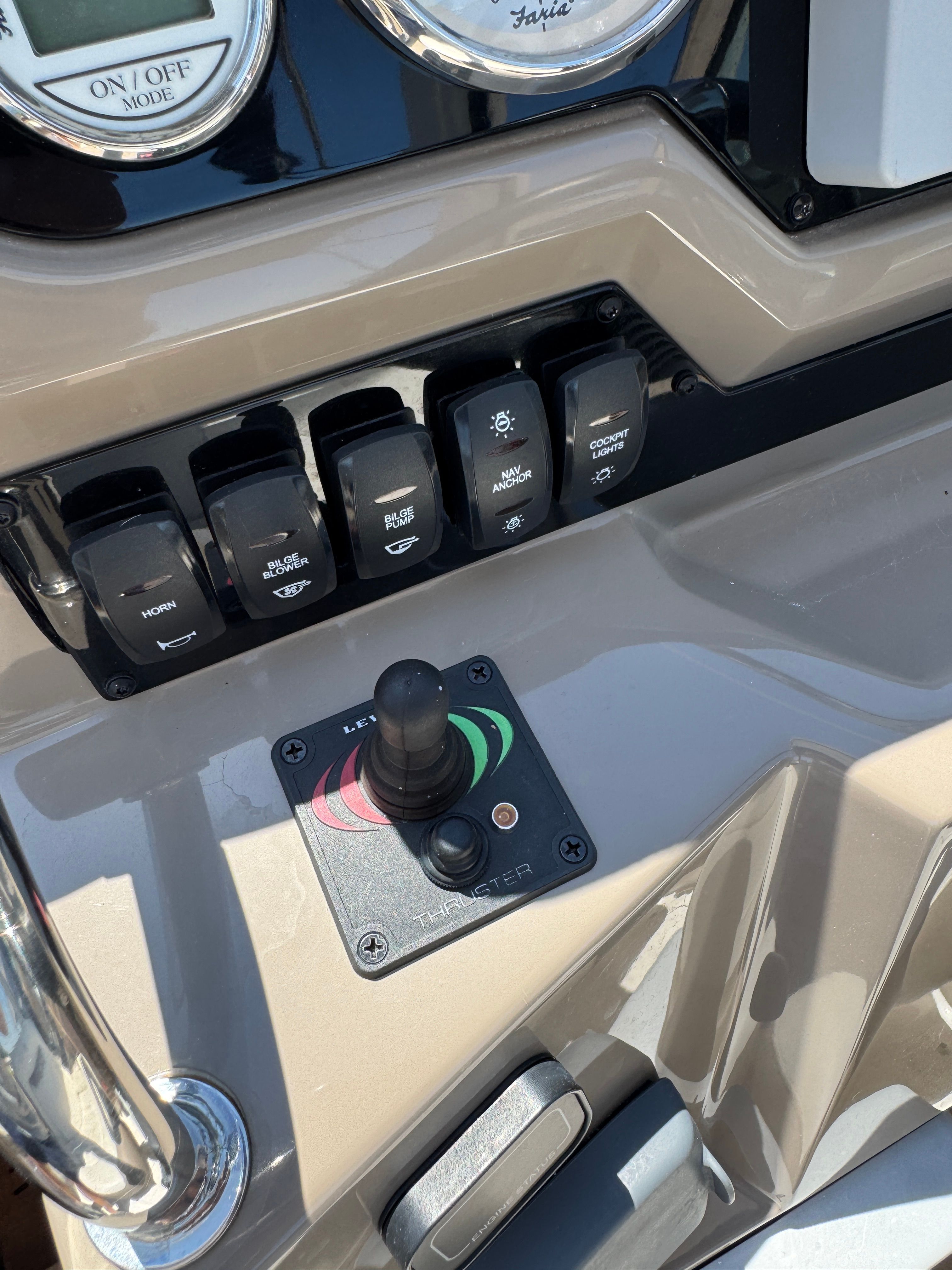 2016 REGAL 28 EXPRESS - Image 20