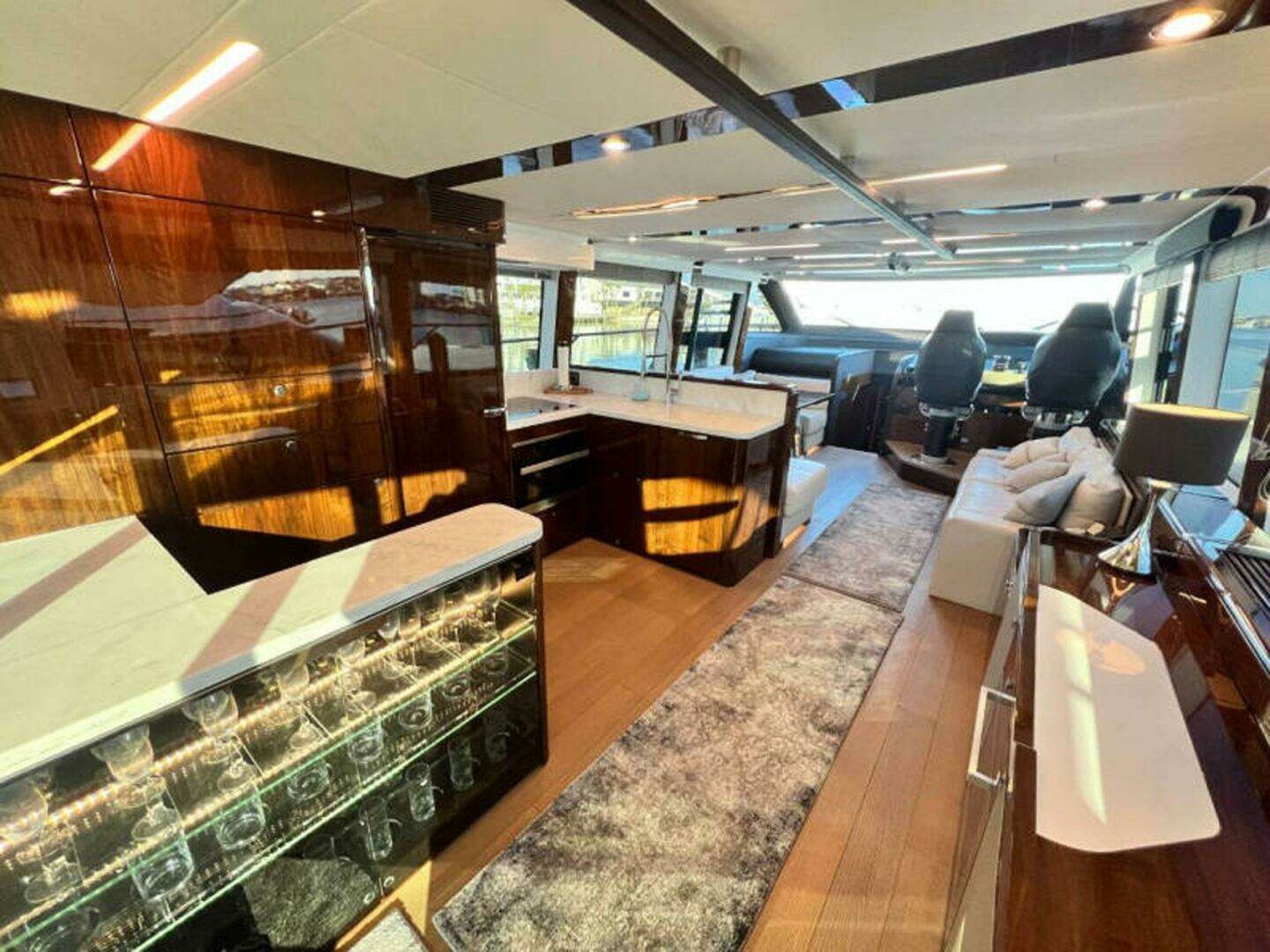 2020 Fairline Squadron - Image 13
