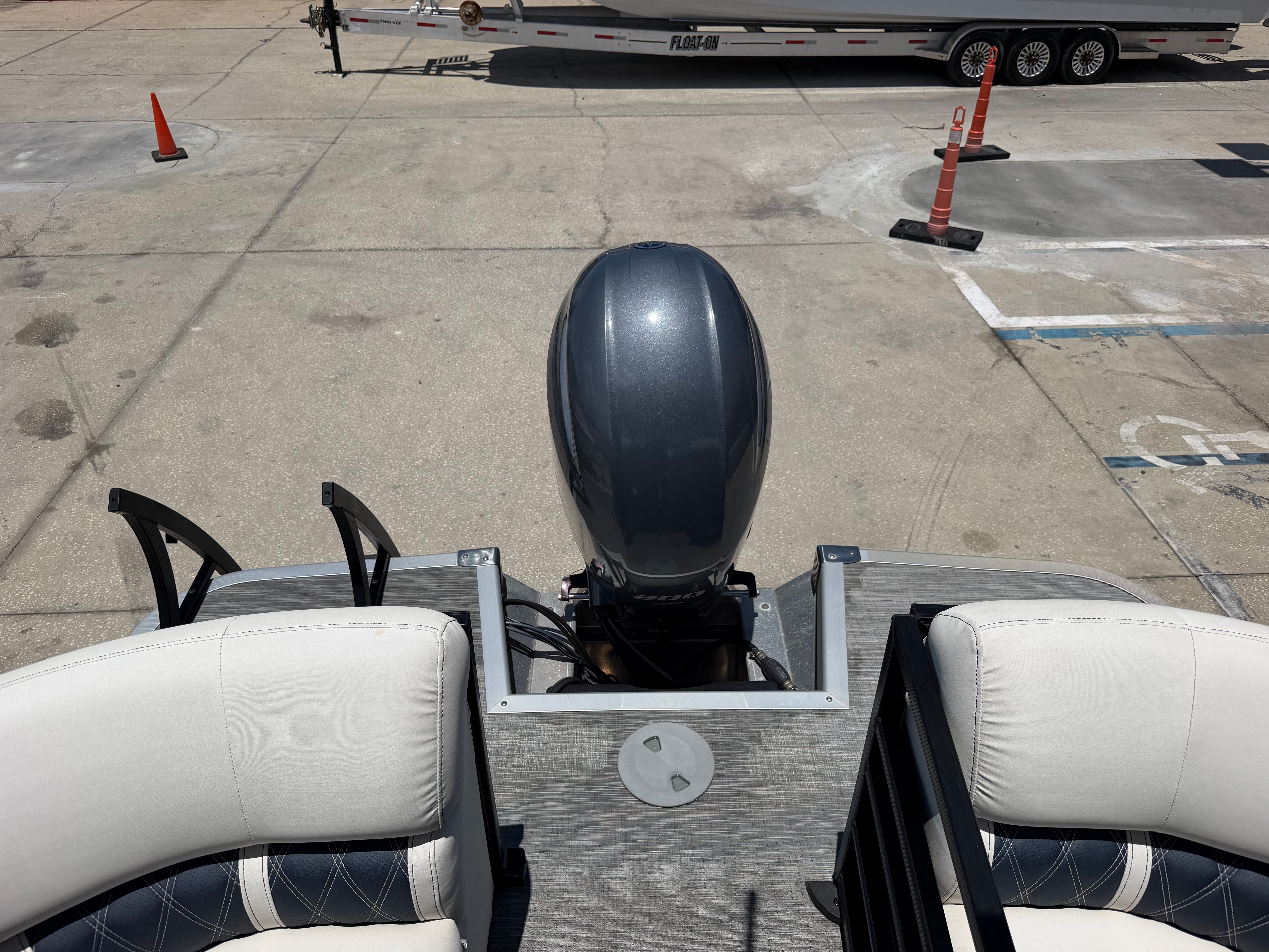 2023 BENNINGTON 24 LX - Image 5