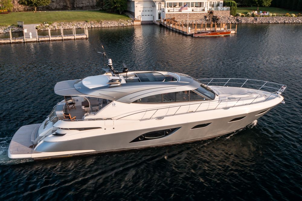 2022 Riviera 6000 Sport Yacht Platinum Edition