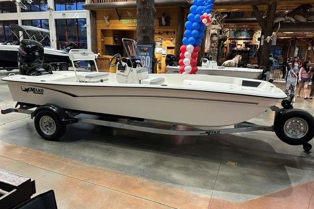 2026 Mako Pro Skiff 17 CC
