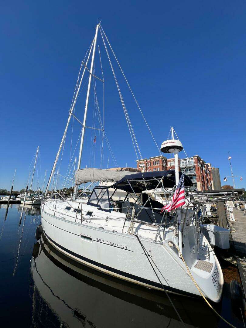 2007 Beneteau 373 - Image 3