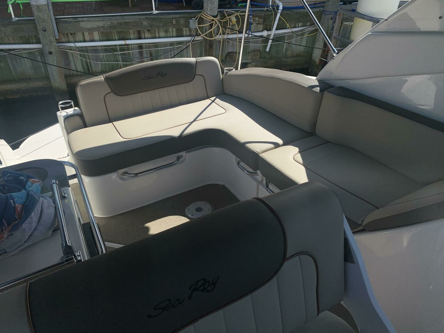 2014 Sea Ray 280 Sundancer - Image 12
