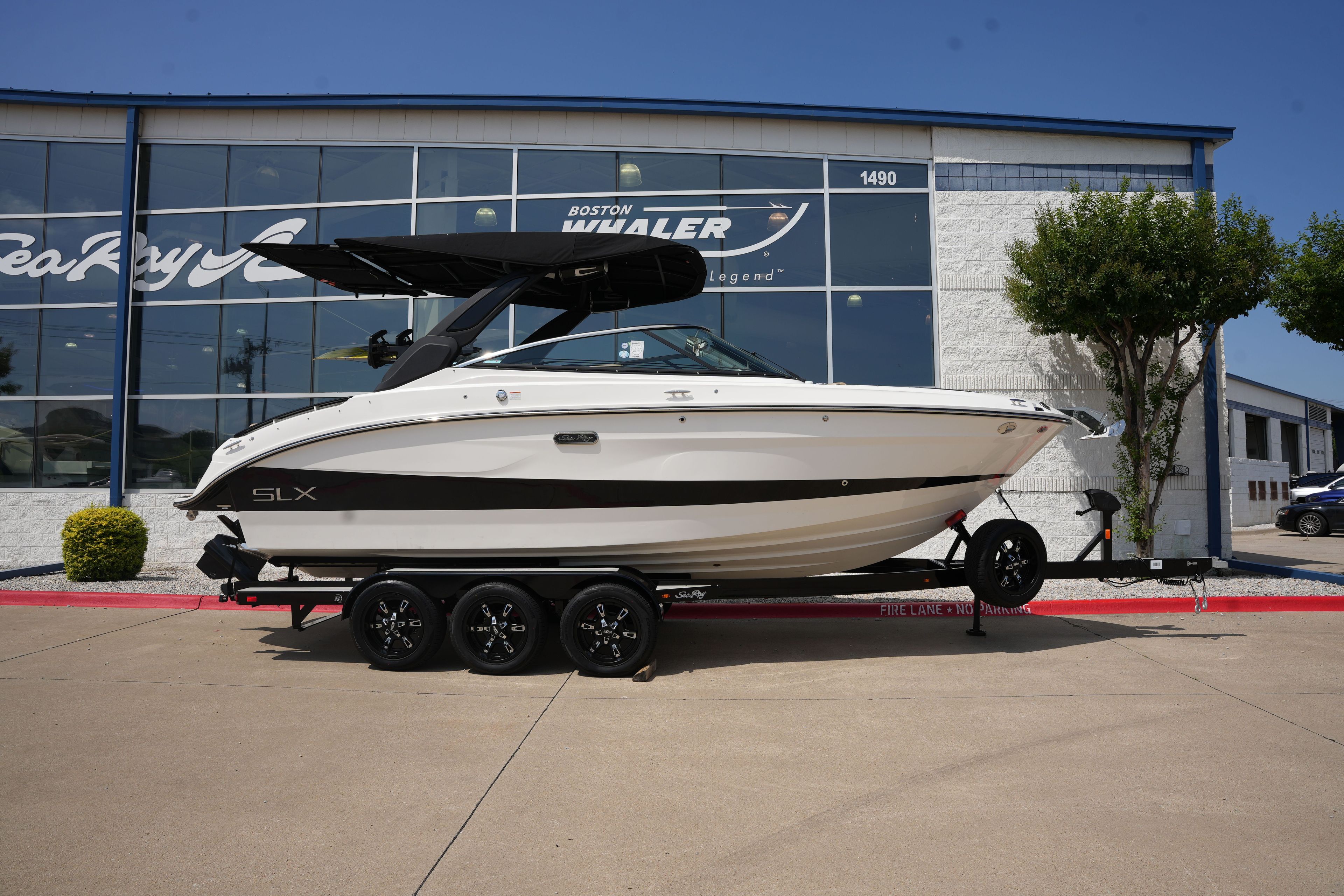 2025 Sea Ray SLX 260 Surf