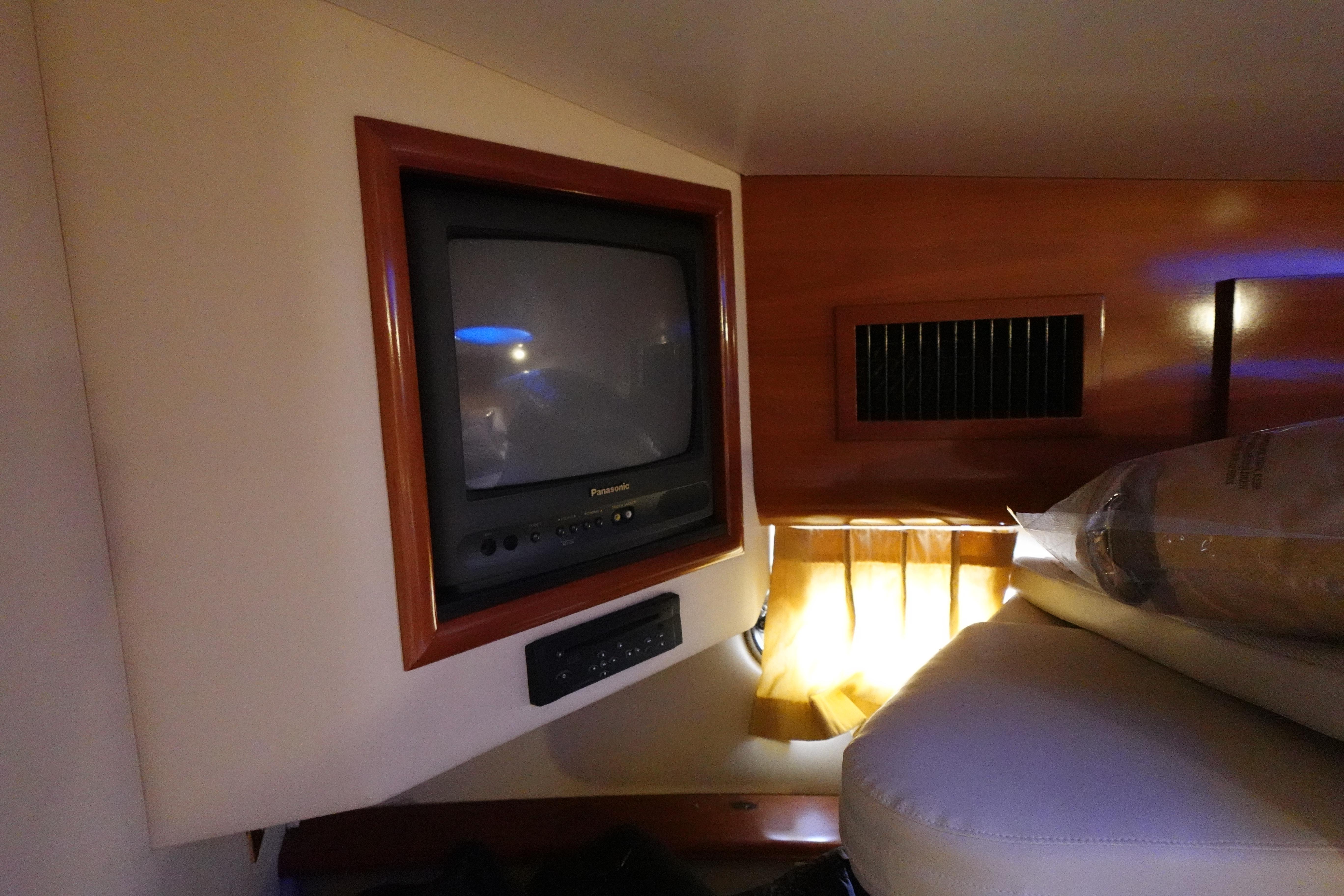 2004 Carver 396 Aft Cabin Motor Yacht - 78