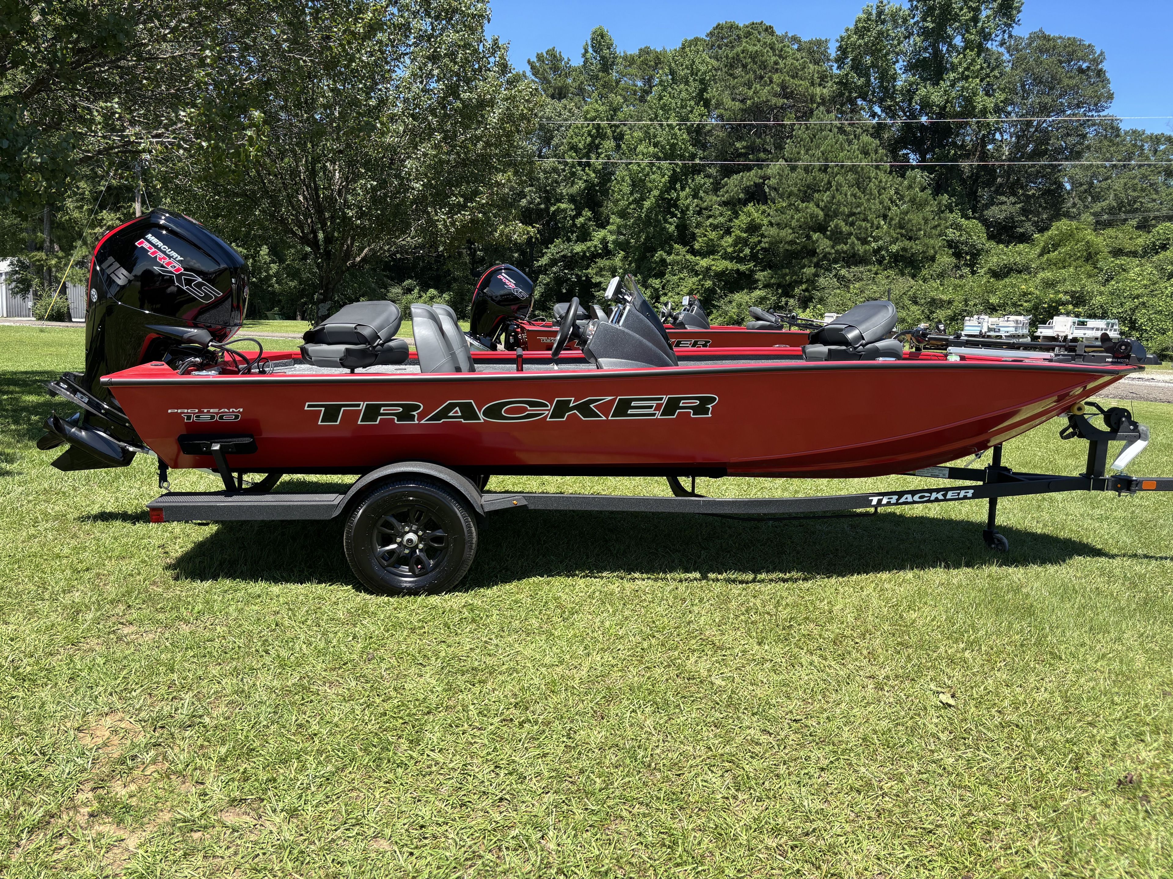 2026 Tracker Pro Team 190