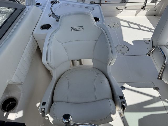 2012 Robalo 247 DC - 17