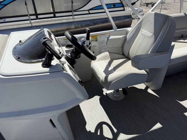 2026 Godfrey Marine Xperience 2086 SBX Sport Tube 27 In. Package - 4