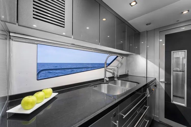 2010 Sunseeker 34 Metre Yacht - Image 93