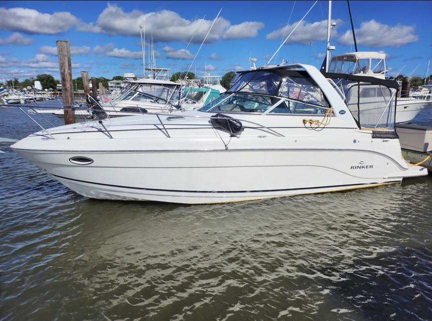 2007 Rinker 300 Express Cruiser