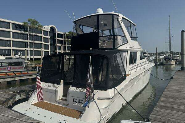 1998 Sea Ray 550 Sedan Bridge