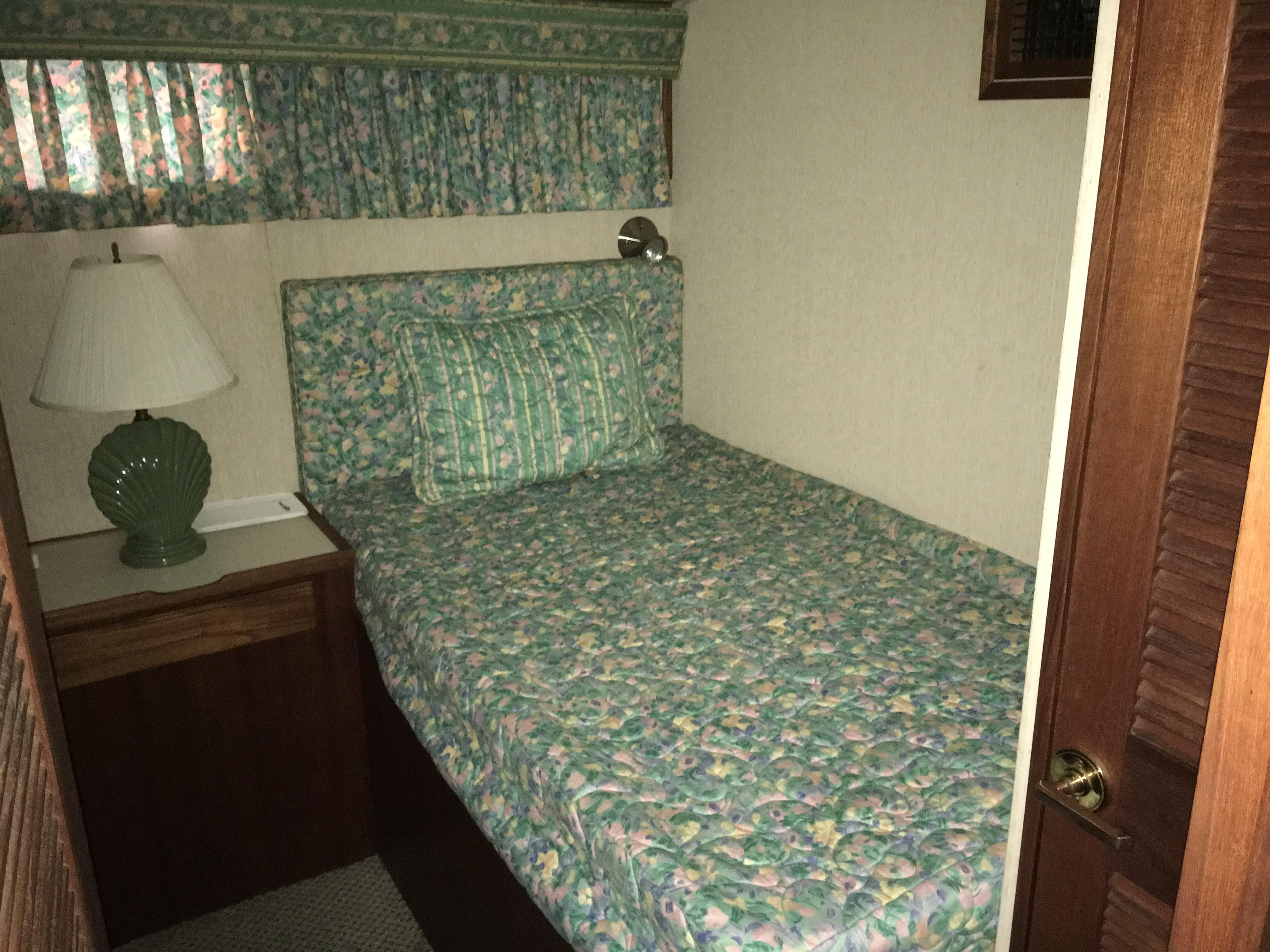 1984 Chris-Craft 66 Constellation - 85