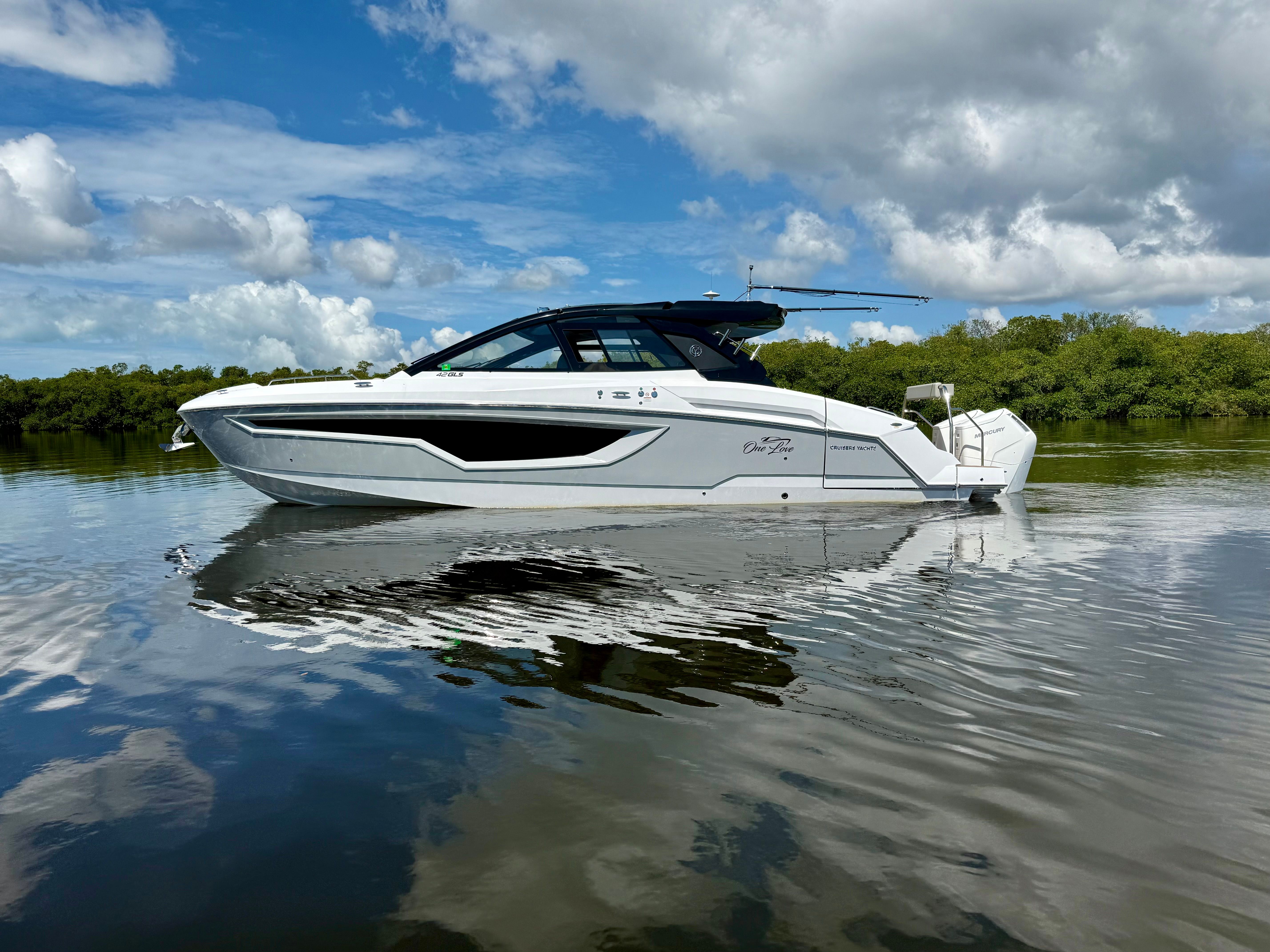 2024 Cruisers Yachts 42 GLS OB - 7