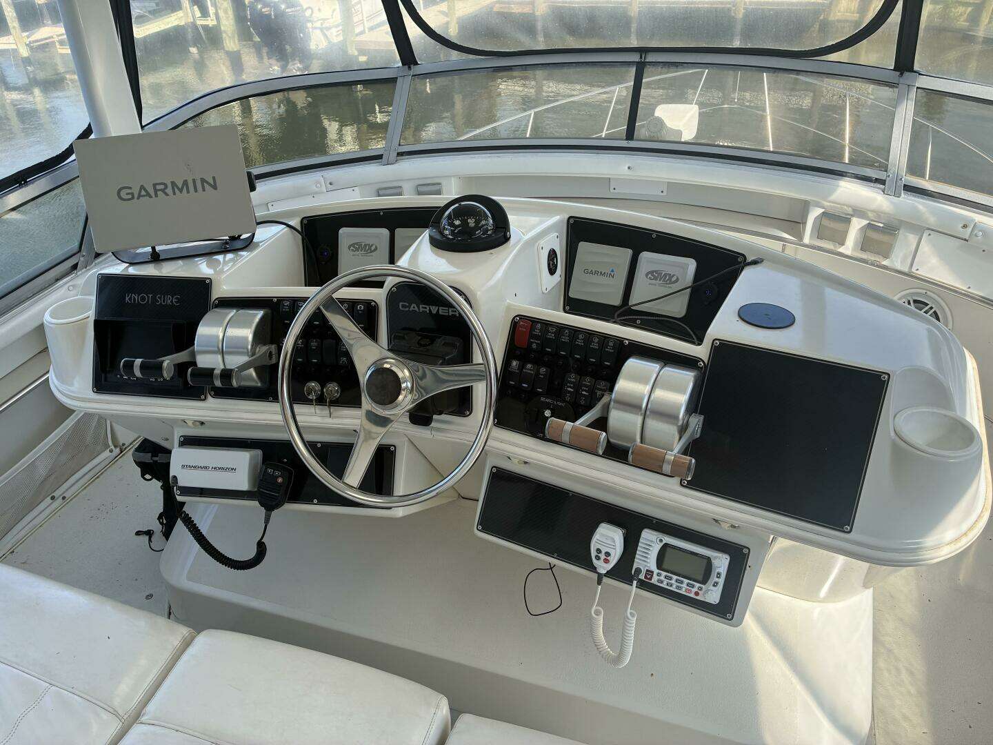 1996 Carver 455 Aft Cabin - Image 2