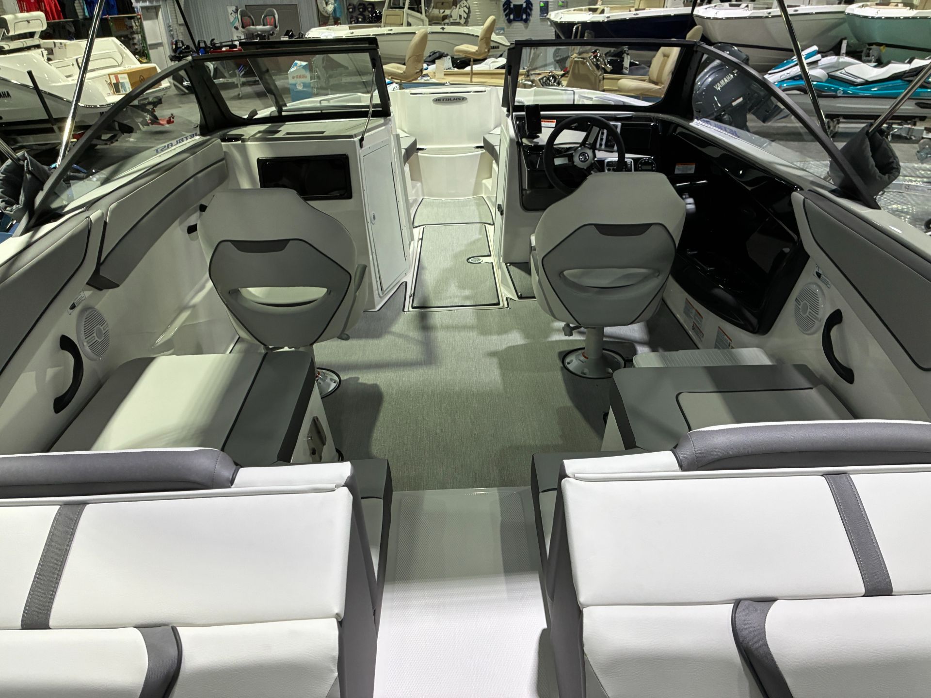 2026 Yamaha Boats SX220 - 4