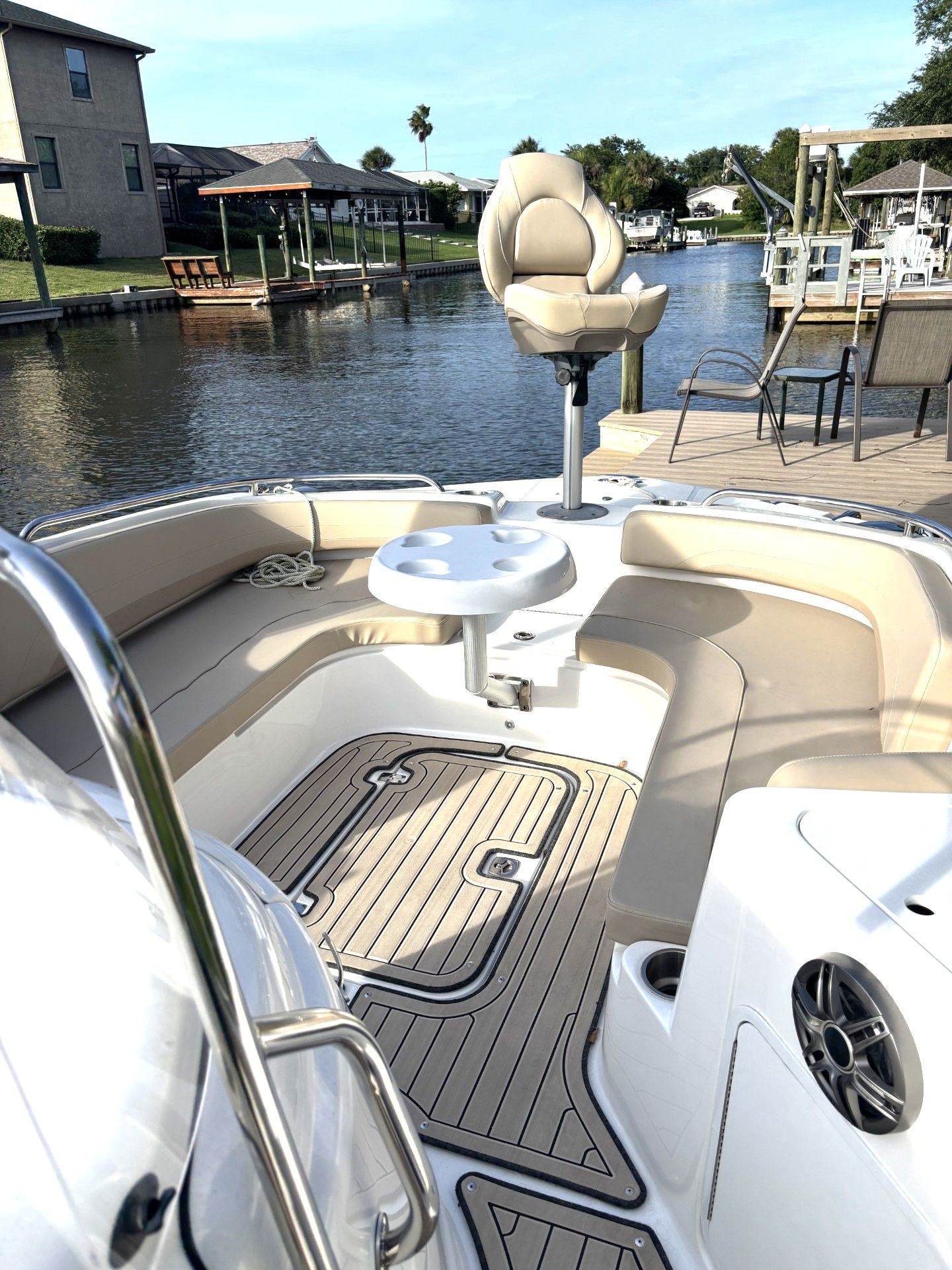 2025 Hurricane SunDeck Sport 231 OB - 15